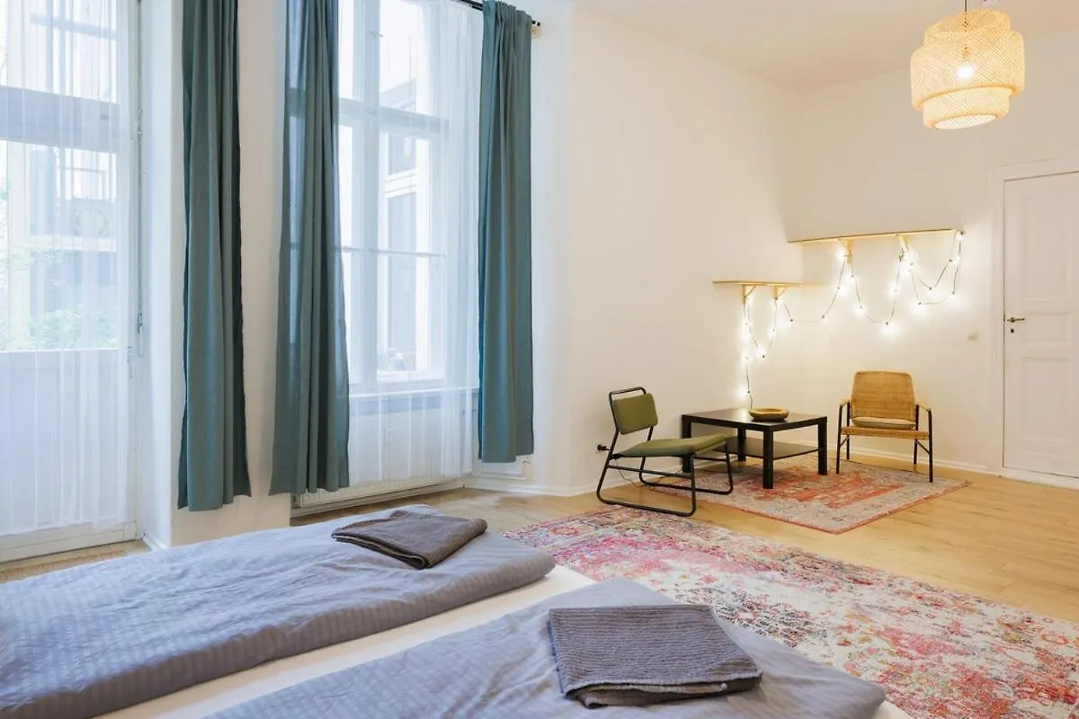 Generous Room In Central Berlin 4 Apartment