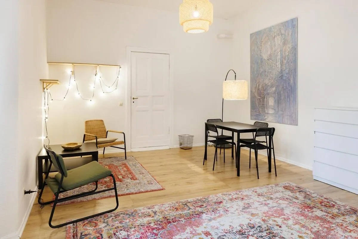 Apartment Generous Room In Central Berlin 4