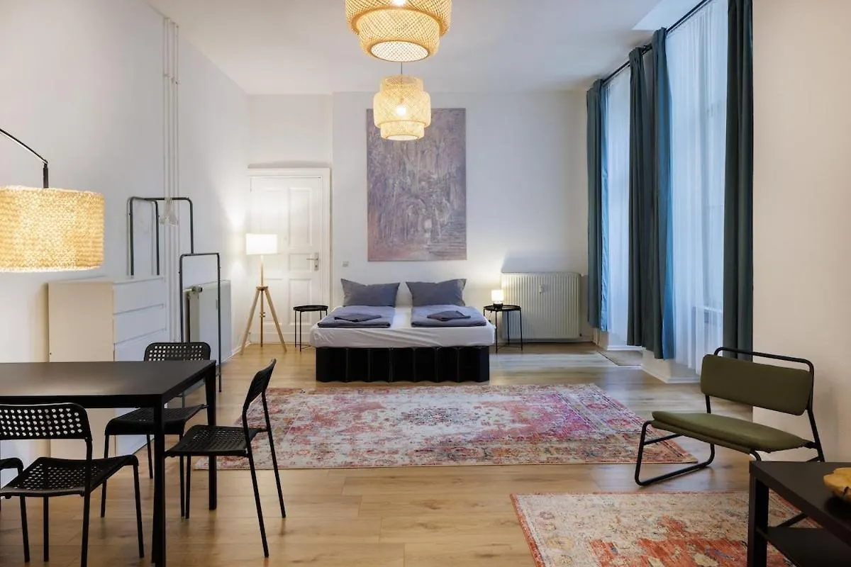 Generous Room In Central Berlin 4